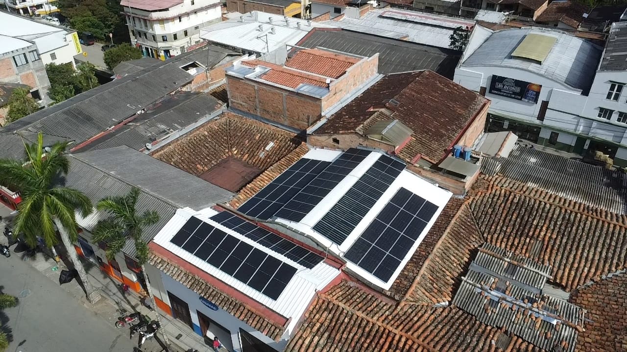 Instalación Llave en Mano: Pollocoa